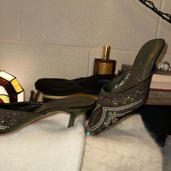 Vintage | Sequin & Beaded Embroidered Olive Green Leather Kitten Heels - Picture 10 of 11